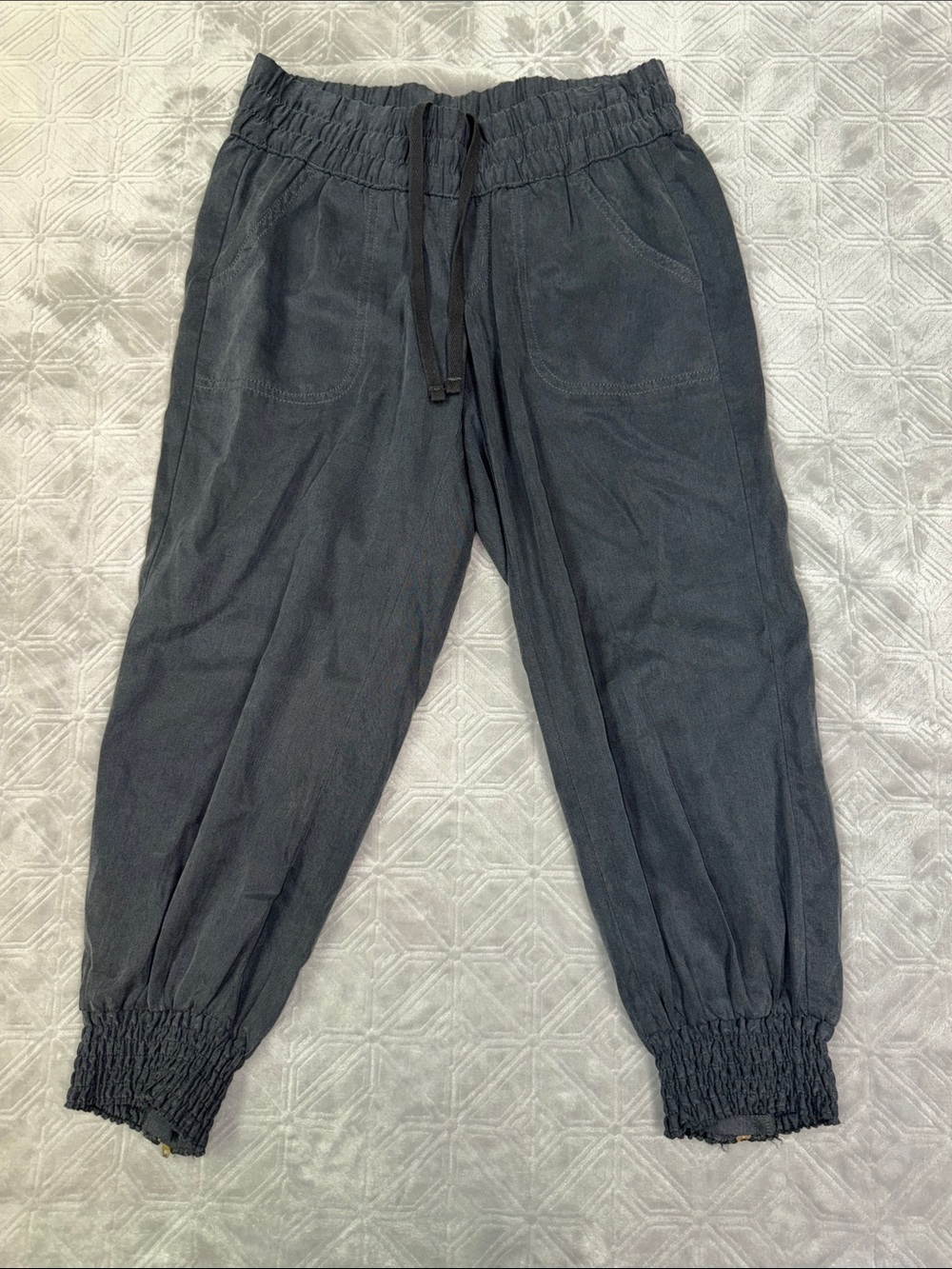 Athleta Benica Capri joggers